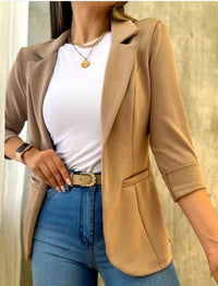 Matilda Elegant Blazer with Pockets and Fitted in Khaki