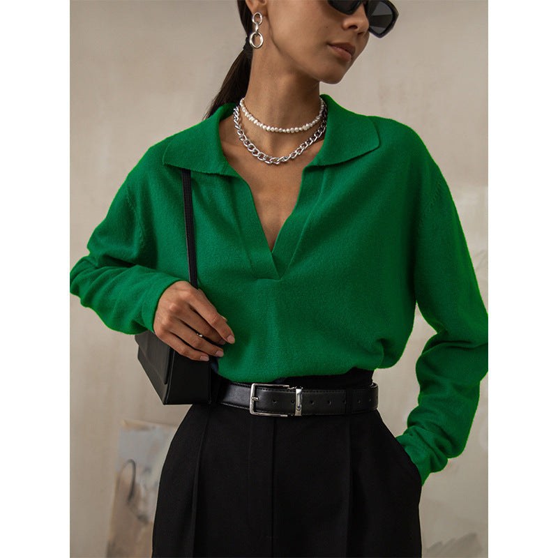 Matilda Elegant Sweater with V-Neck in Green