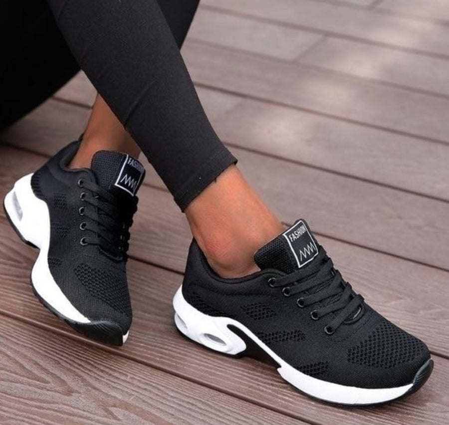Matteo Comfortable Shoes in Black