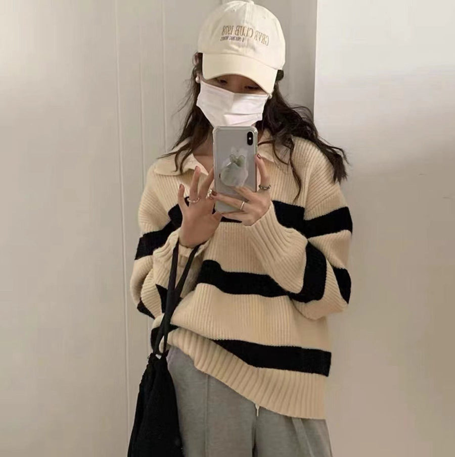 Maya Knit Sweater with V-Neck in Black and White