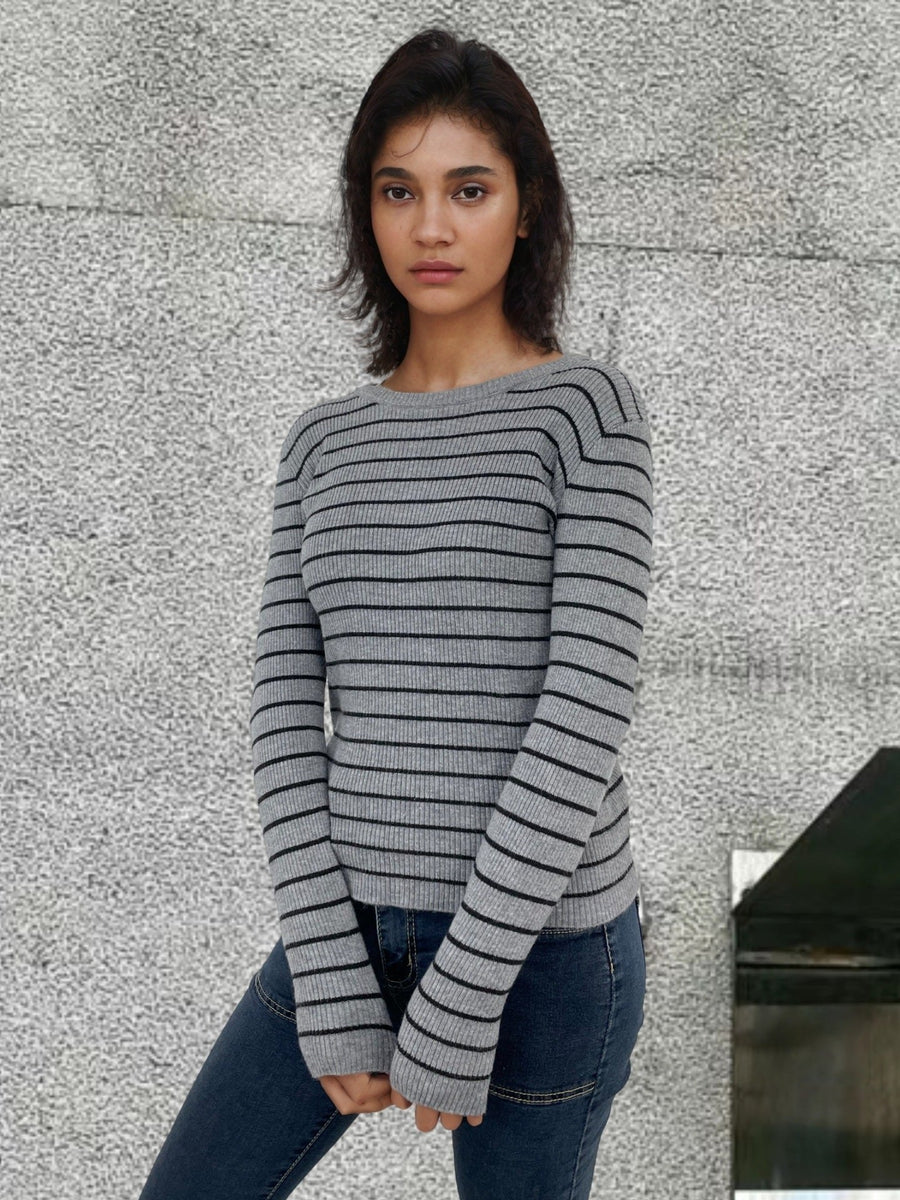 Nadia Comfortable Sweater in Grey