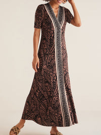 Neve Elegant Maxi Dress with Zip Front in Dark Brown