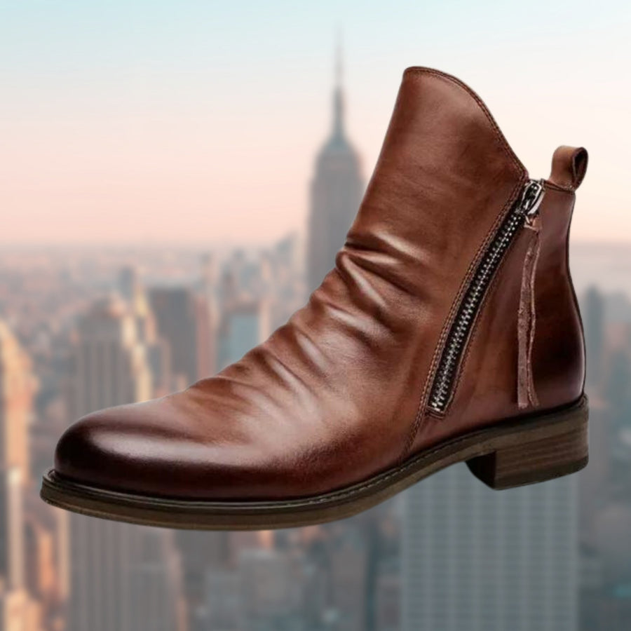 Noah Boots in Brown