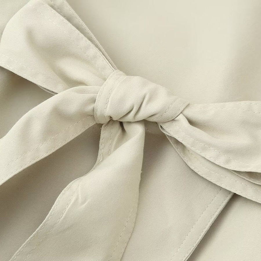 Odette Elegant Jacket in Beige