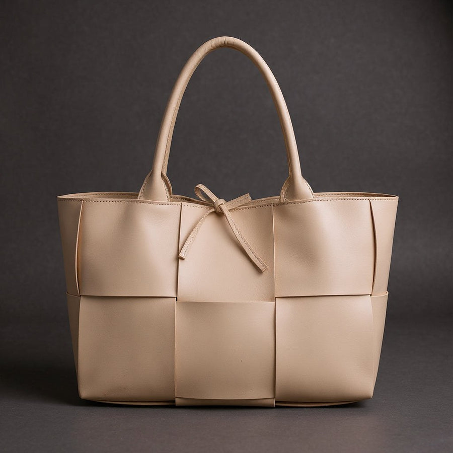 Pamela Leather Tote in Pearl