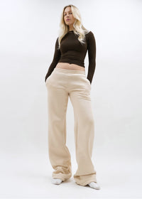 Penelope Comfortable Bag with Elastic Waist and Pockets in Apricot