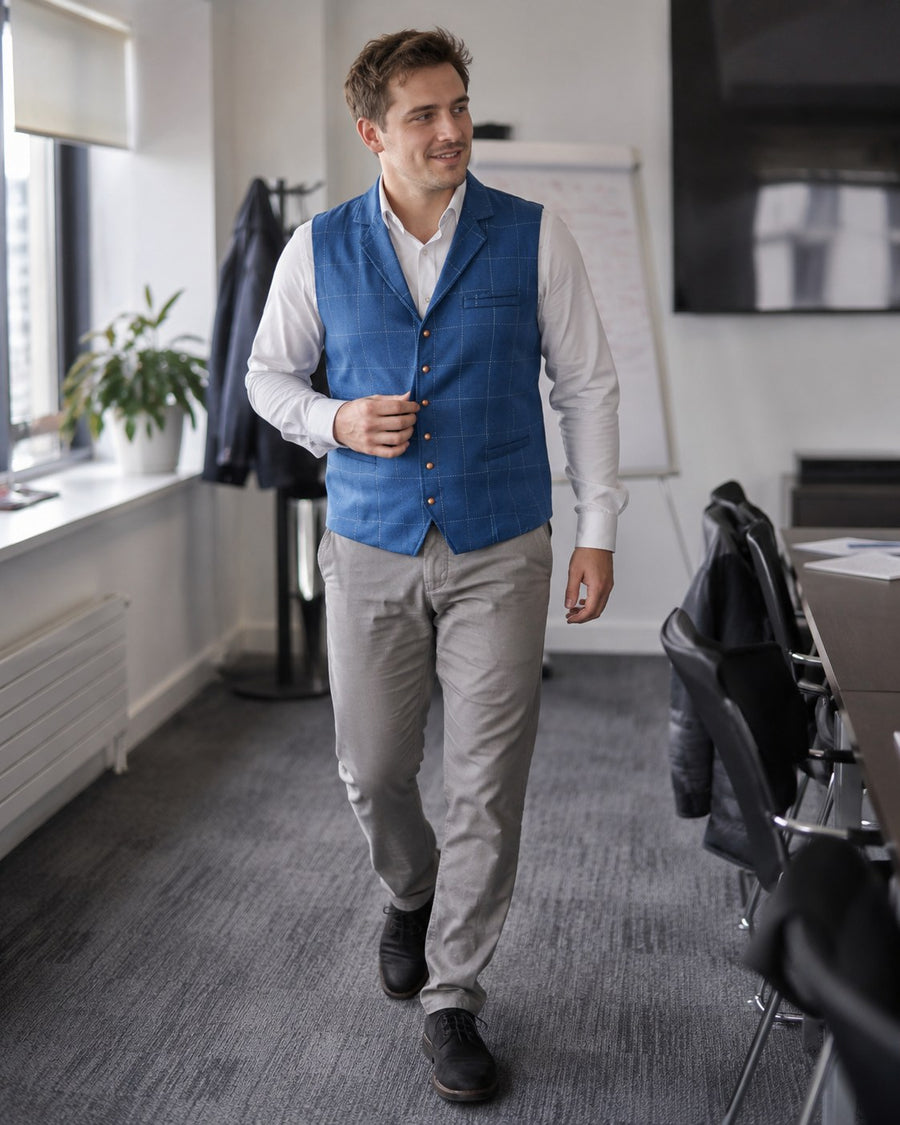 Pepijn Vest with Button Front in Blue