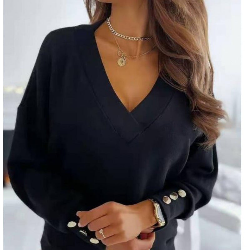 Polly Casual Sweater with V-Neck in Black