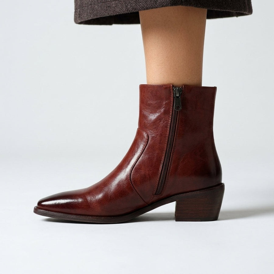 Reese Vintage Square Toe Boot in Chestnut Brown