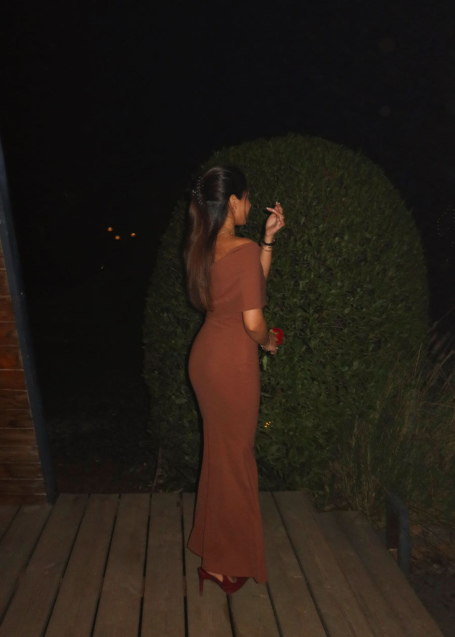 CARAMEL | ONE SHOULDER DRESS