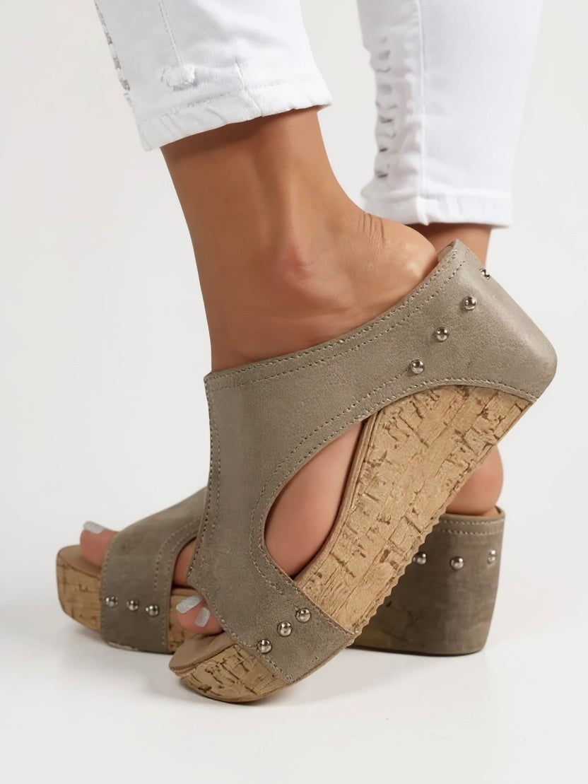 Sasha Wedge Slide Sandals in Beige