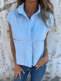 Selene Blouse with Short Sleeve and Pockets in Light Blue