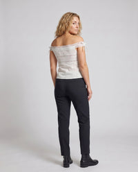 Senna Linen Top with Button Front and Fitted