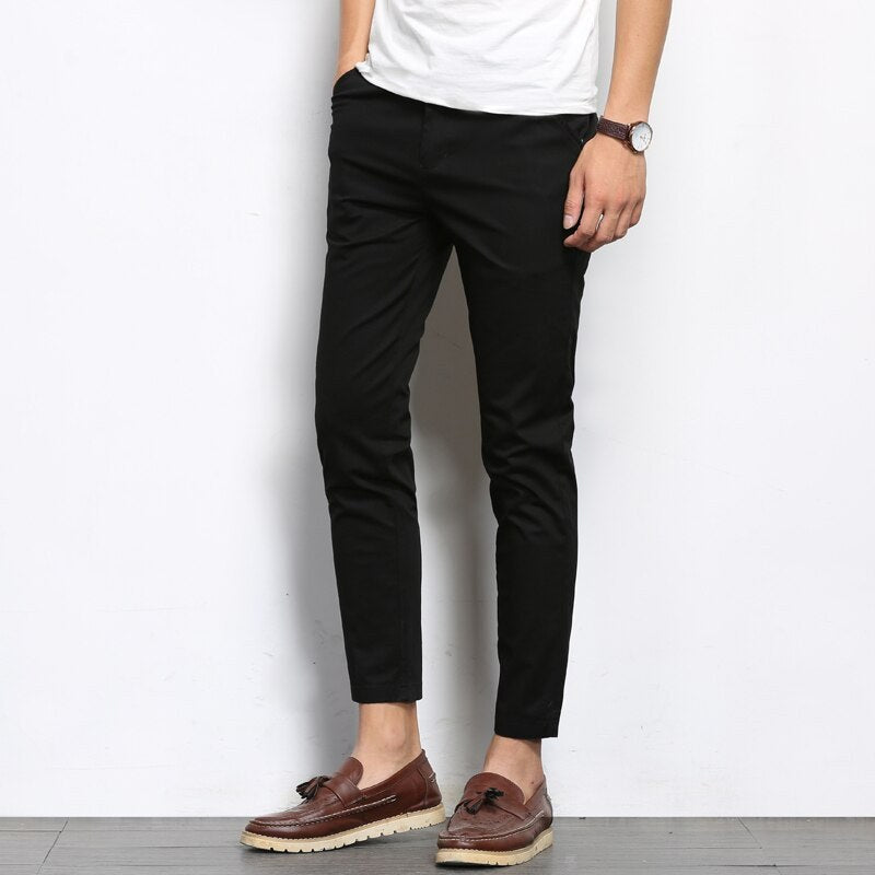 Severin Chinos in Black