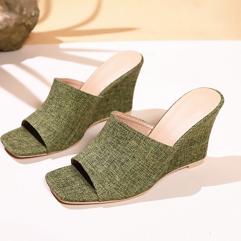 Solara Block Heel Mules in Emerald