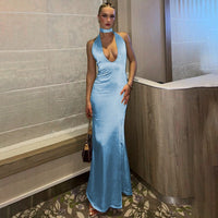 Svea Elegant Maxi Dress with V-Neck in Blue