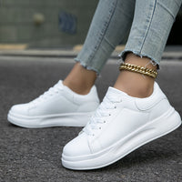 Svea Sneakers