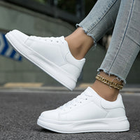 Svea Sneakers