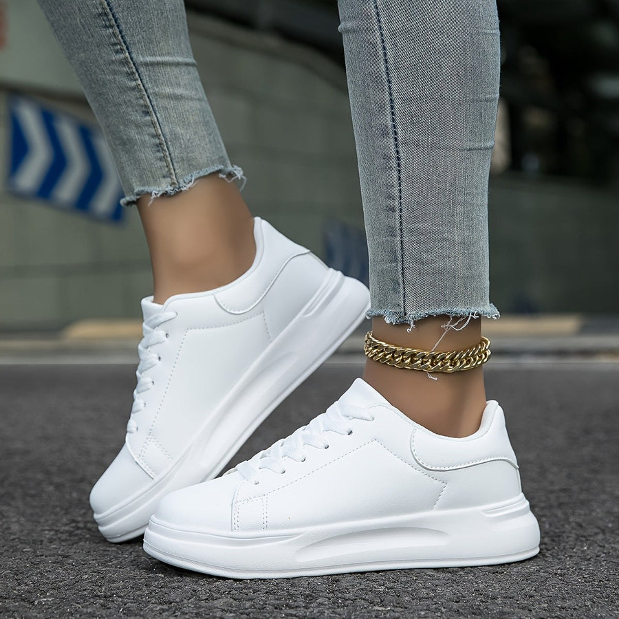 Svea Sneakers