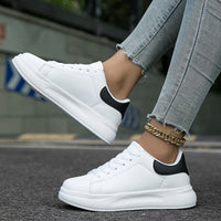 Svea Sneakers