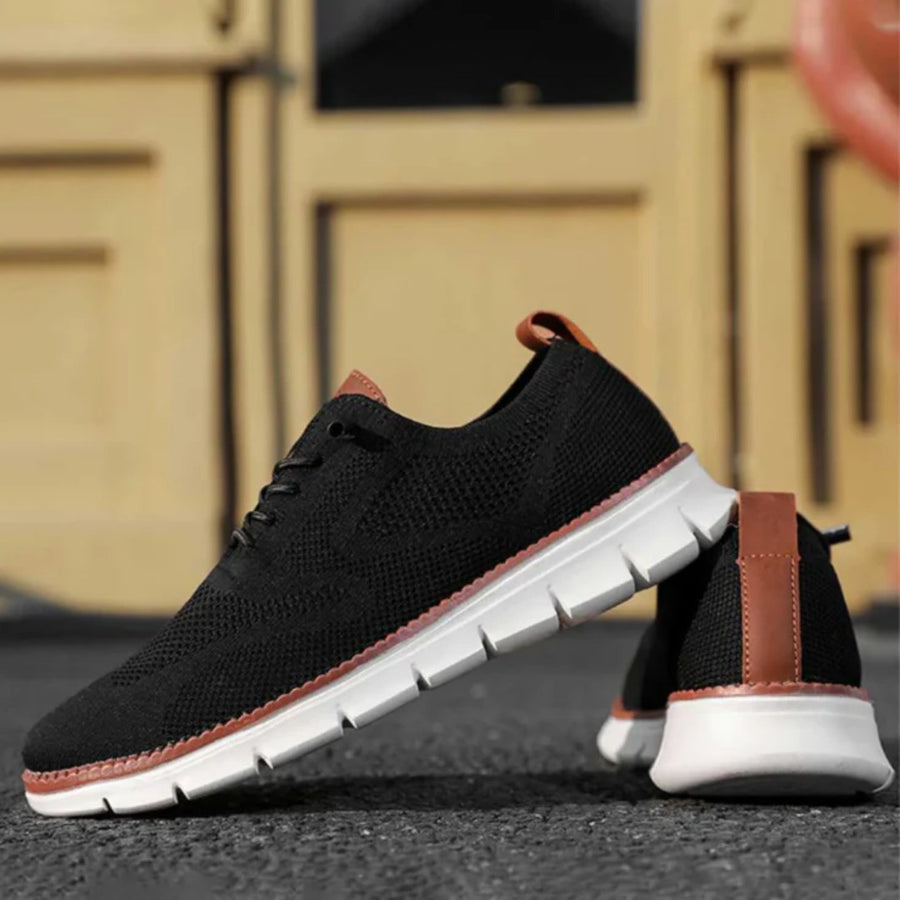 Sven Comfortable Sneakers in Black