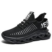 Sven Lightweight Sneakers in Black