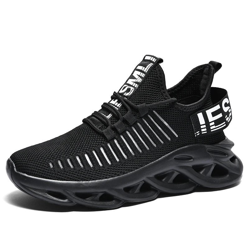 Sven Lightweight Sneakers in Black