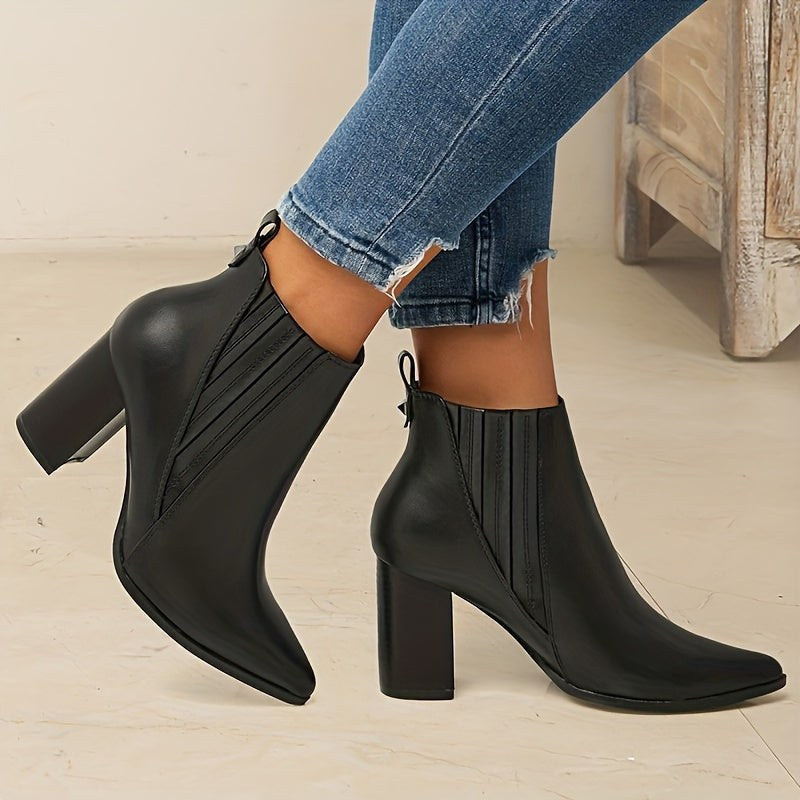 Tavrelle Women's Block Heel Ankle Boots in Black