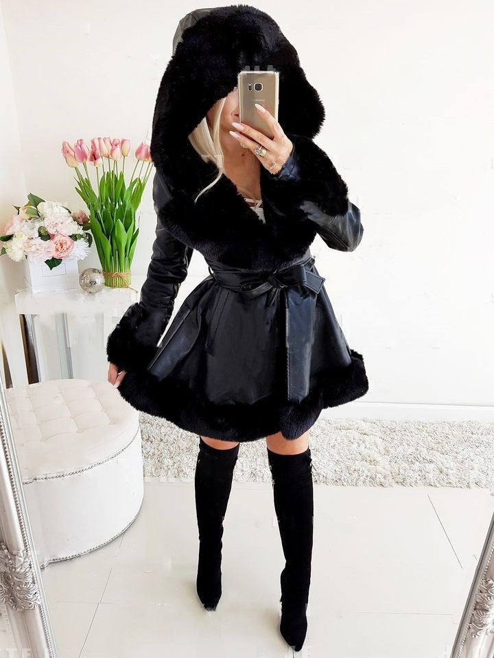 Valeria Elegant Parka with Pockets in Black