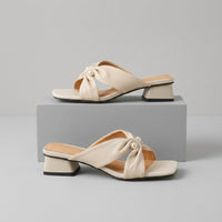 Vera Pearl Twist Mule in Off White