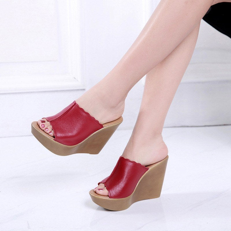 Verona Wedge Sandals in Red