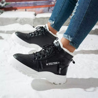 Viola Non-Slip Sneakers in Black
