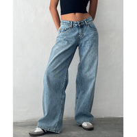 Violet Jeans in Light Blue