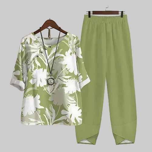Violeta Women's Butterfly Print Short Sleeve Lounge Set in Green