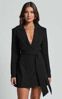Wanda Elegant Dress in Black