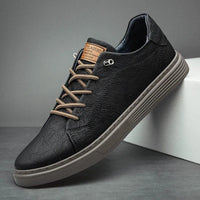 Wiebe Sneakers in Black