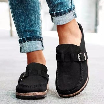 Wolf Comfortable Clogs in Black