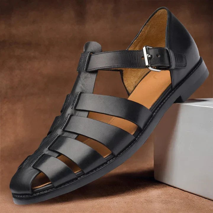 Yannick Sandals in Black