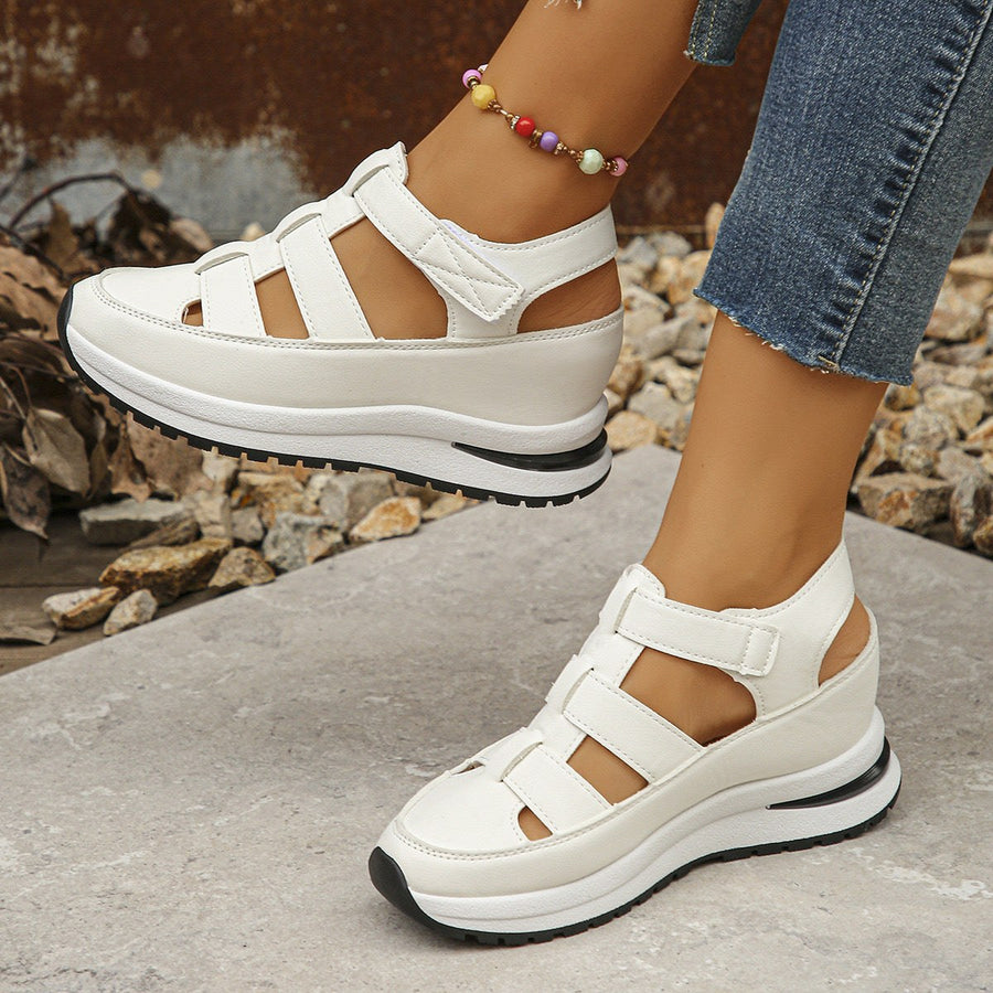 Zaria Sneakers in White