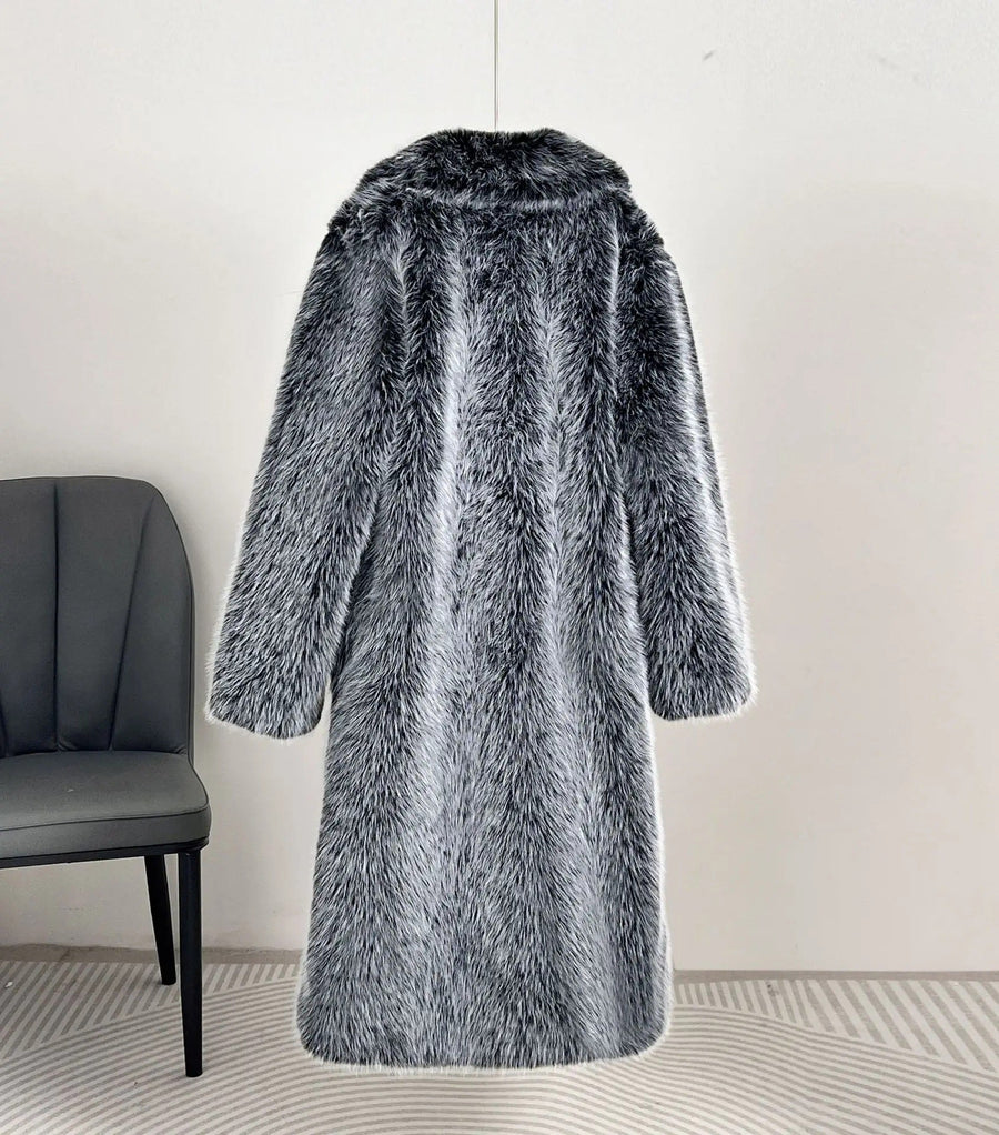Zinnia Elegant Coat with Pockets in Black White
